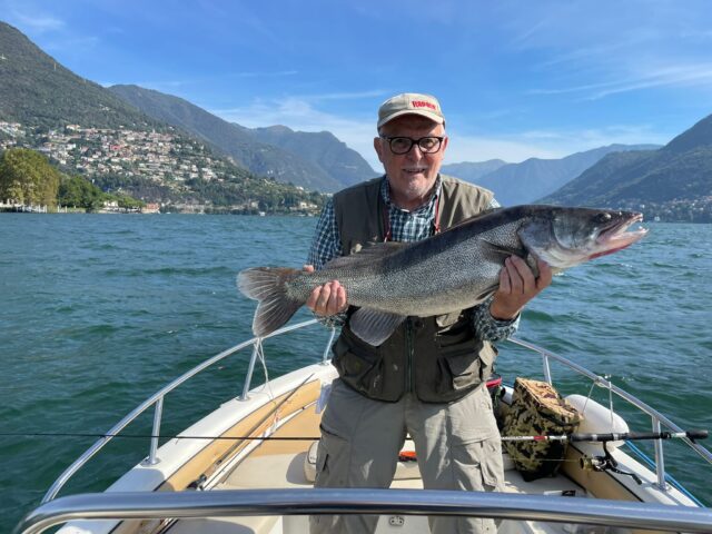 Pescare sul Lago di Como in barca